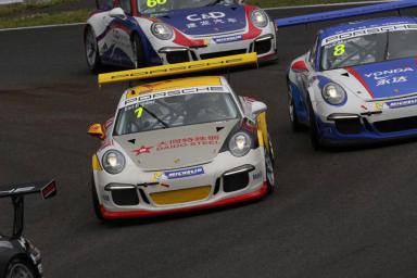 Bamber and Hamdan make Porsche Carrera Cup Asia history in Japan